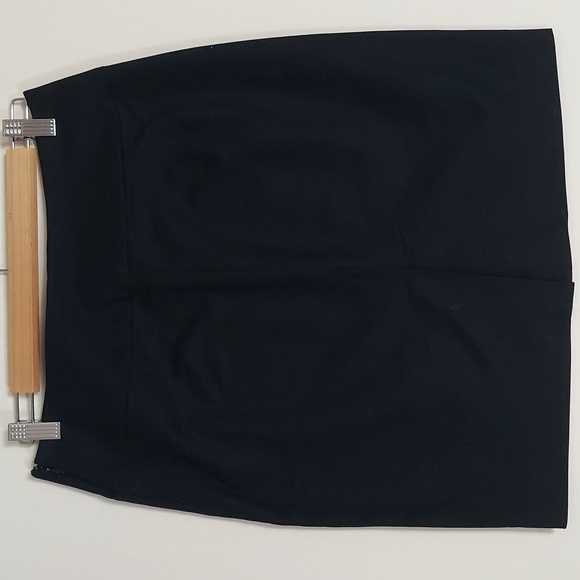 BANANA REPUBLIC BLACK MINI SKIRT SIZE 4 - Picture 2 of 4